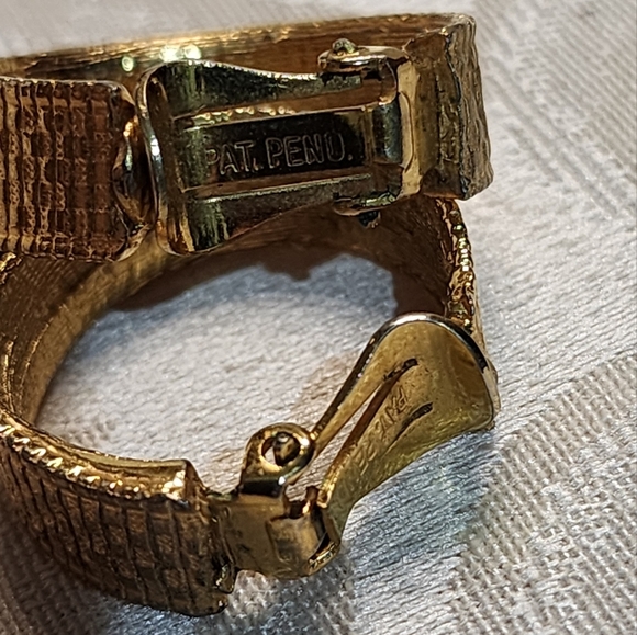 VINTAGE 1970s PAT. PEND. Gold Plated Textured Hoop Earrings Bold Retro Glam - Picture 6 of 11